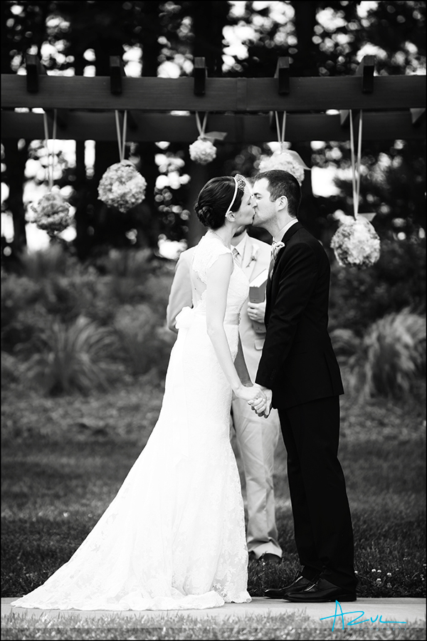 The kiss Wedding day first kiss as husband and wife