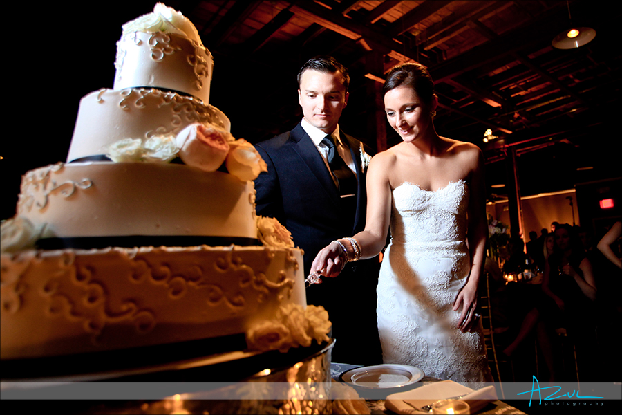 Cake Cutting The best way to cut a wedding day cake at the reception