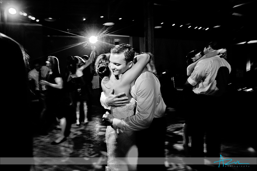 Slow dance Perfect wedding reception lighting for photographers